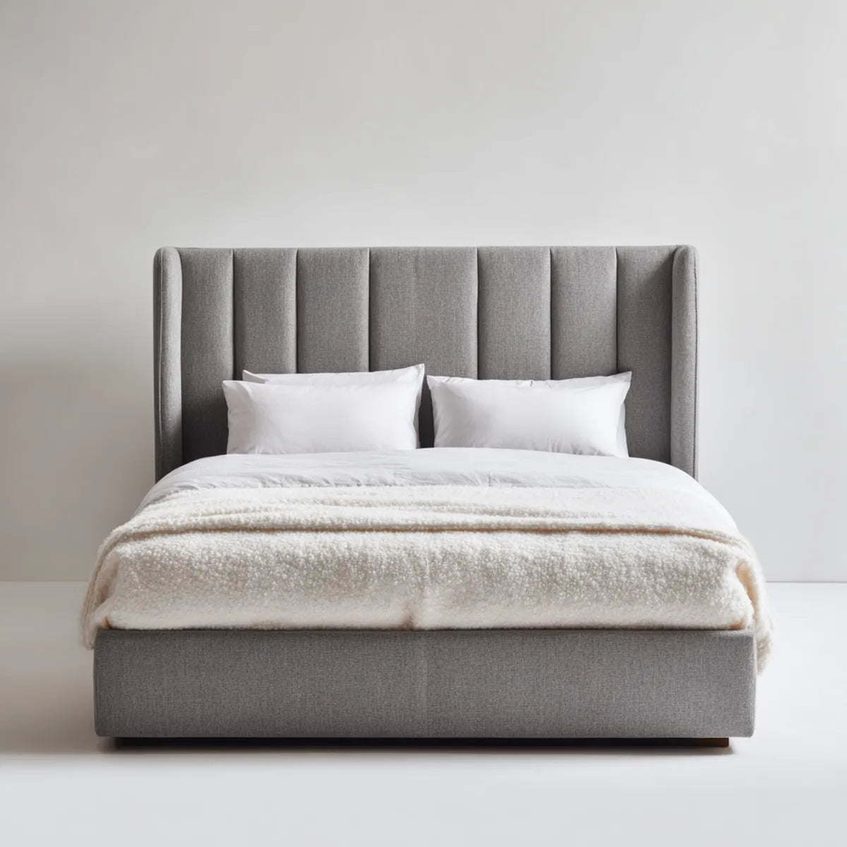Polsterbett Doppelbett Grau 180 x 200 cm mit gepolstertem Kopfteil aus Polyester rechteckig